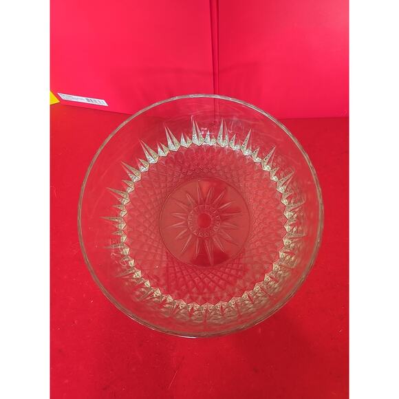 Vintage Arcoroc USA -3 Qt Diamond Cut Crystal Glass -Large Serving Bowl 9" x 4" - Picture 2 of 2